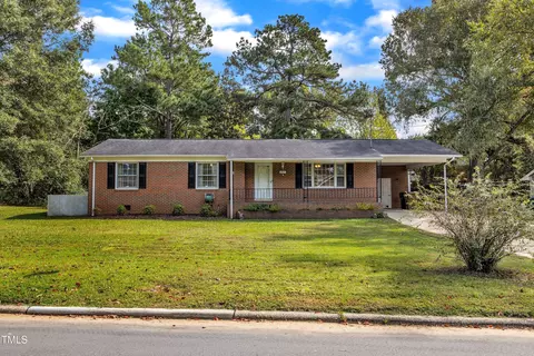 207 Johnson Dr, Clayton, NC 27520 photo 2