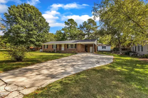 207 Johnson Dr, Clayton, NC 27520 photo 3