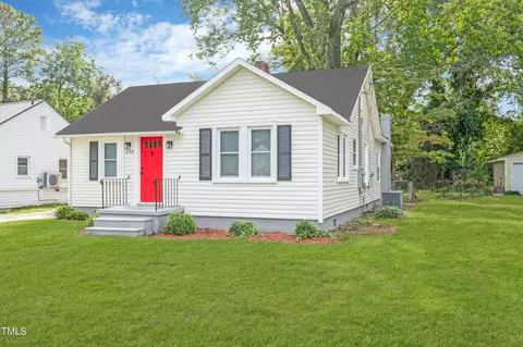 309 E 12th St, Washington, NC 27889 photo 2