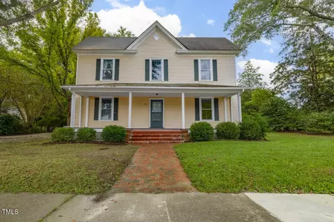 230 Chavasse Ave, Henderson, NC 27536