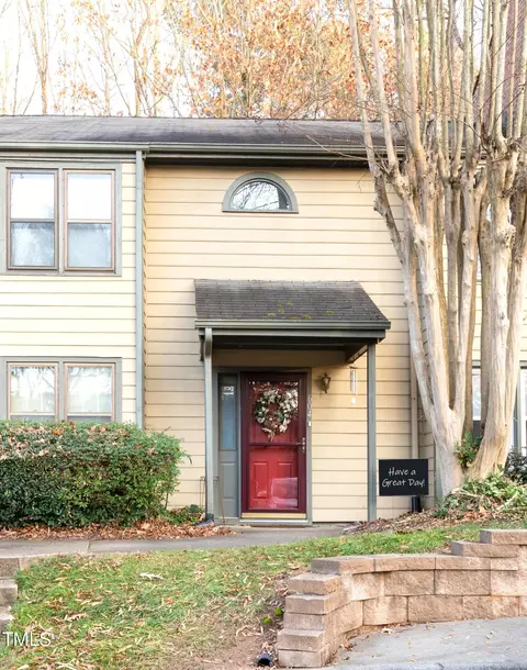 604 Broad Leaf Cir, Raleigh, NC 27613