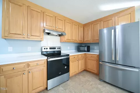 Kitchen - 1301 Open Field Dr, Garner, NC 27529 photo 3 of 4
