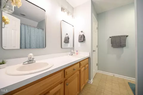 Bath - 1301 Open Field Dr, Garner, NC 27529 photo 3 of 3