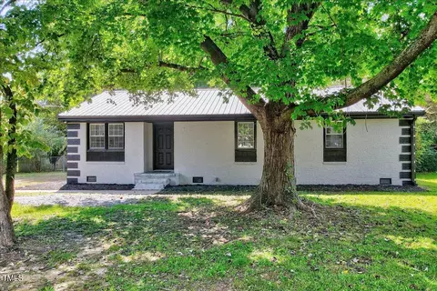 207 W Langdon Ave, Smithfield, NC 27577