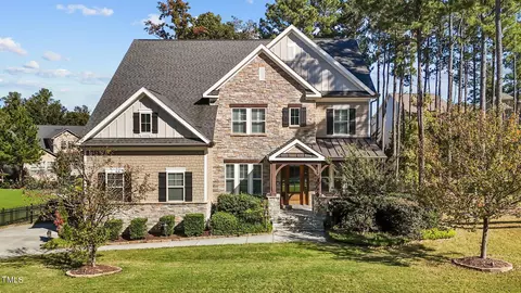 1113 Queensdale Dr, Cary, NC 27519