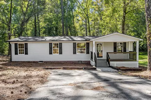 6608 Rock Service Station Rd, Raleigh, NC 27603