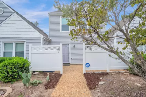 5051 Avenido Del Sol Dr, Raleigh, NC 27616