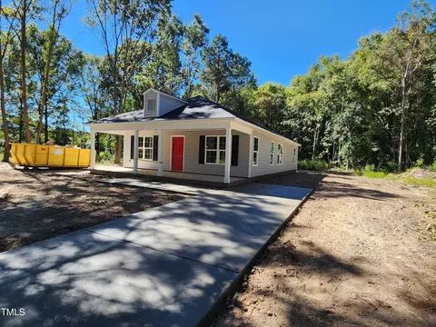 910 West St, Smithfield, NC 27577 photo 2