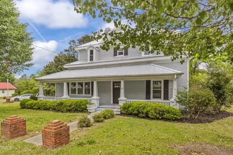 323 E Main St, Coats, NC 27521 photo 5