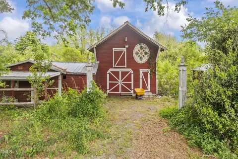 323 E Main St, Coats, NC 27521 photo 8