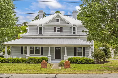 323 E Main St, Coats, NC 27521 photo 2