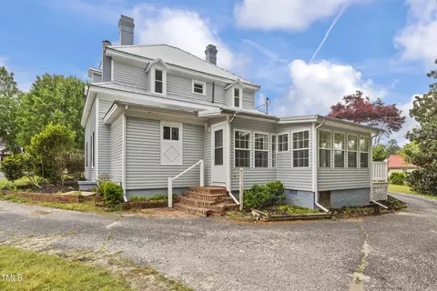 323 E Main St, Coats, NC 27521 photo 6