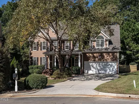 105 Erlwood Ct, Apex, NC 27502