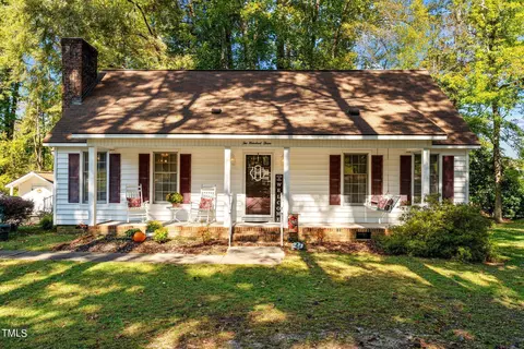 203 Maple Dr, Erwin, NC 28339