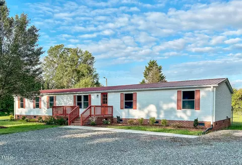 991 Country Club Rd, Roxboro, NC 27574