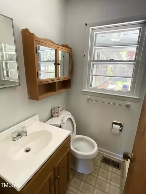 Bath - 412 Bryan St, Garner, NC 27529 photo 1 of 2