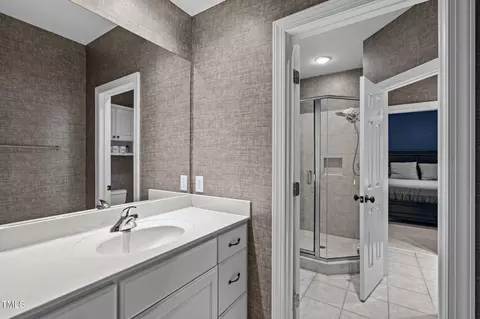 Bath - 303 Devonhall Ln, Cary, NC 27518 photo 3 of 6