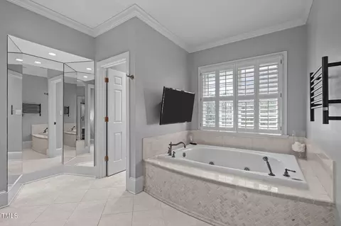 Bath - 303 Devonhall Ln, Cary, NC 27518 photo 6 of 6