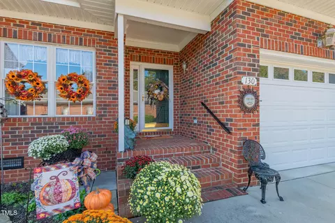 130 Olde Manor Ct, Siler City, NC 27344