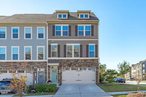 1400 Terminus Ct, Cary, NC 27519