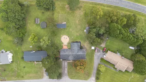 317 Edgewater Dr, Broadway, NC 27505 photo 4