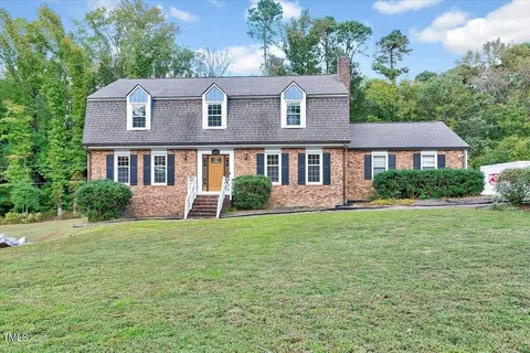 620 Stratford Dr, Zebulon, NC 27597