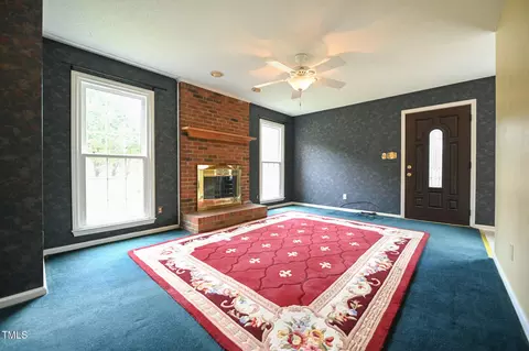 Living - 313 William Dr, Benson, NC 27504 photo 3 of 4