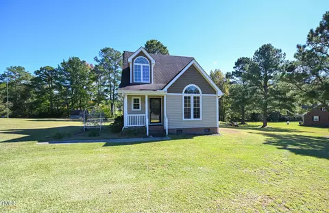 Exterior - 313 William Dr, Benson, NC 27504 photo 2 of 5