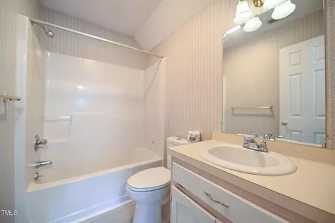 Bath - 313 William Dr, Benson, NC 27504 photo 5 of 5