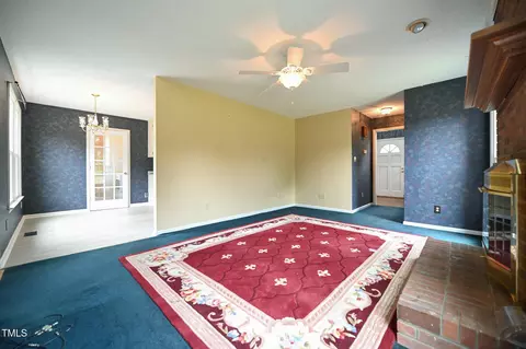 Living - 313 William Dr, Benson, NC 27504 photo 4 of 4