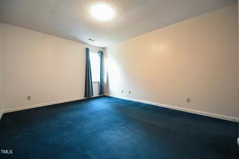 Bedroom - 313 William Dr, Benson, NC 27504 photo 6 of 10