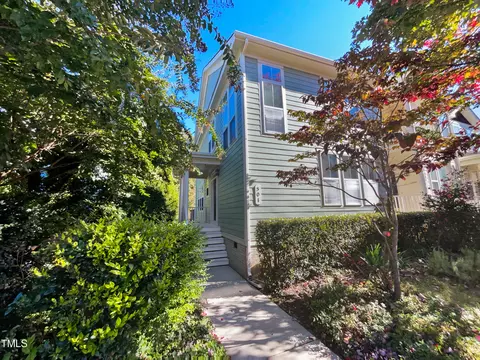 501 Village Loop Dr, Apex, NC 27502