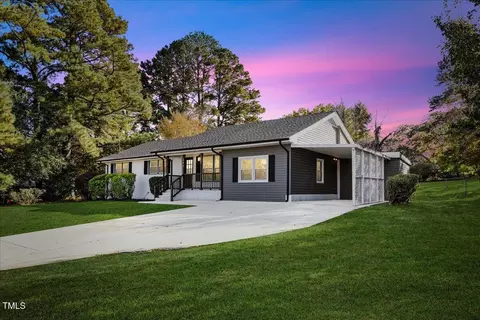 243 Five Points Rd, Mar-mac, NC 28333