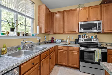 404 Ashburn Ln, Durham, NC 27703 photo 8