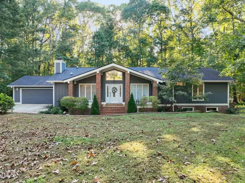 106 Lochwood East Dr, Cary, NC 27518