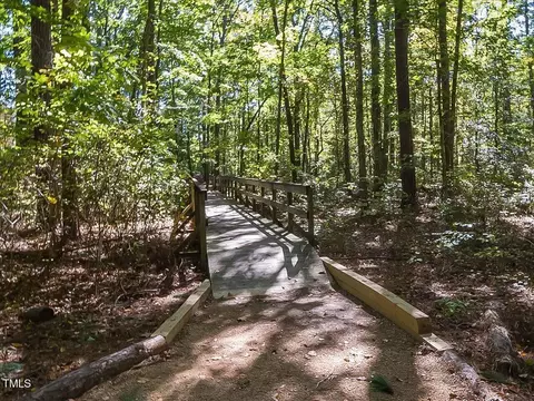 151 Swan Lk, Chapel Hill, NC 27517