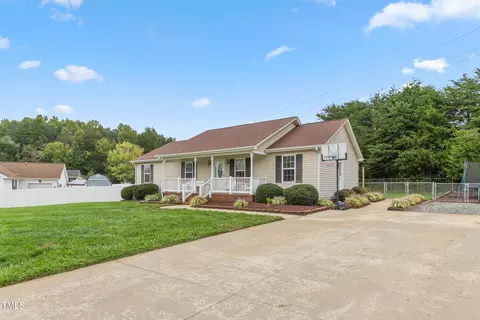 2605 Durham Meadows Ct, Burlington, NC 27217