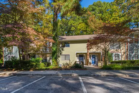 6034 Dixon Drive Dr, Raleigh, NC 27609