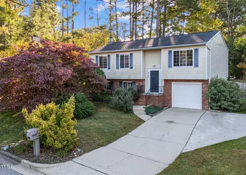 8704 Bucksport Ln, Raleigh, NC 27613