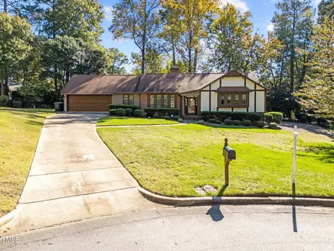 3901 Brewster Dr, Raleigh, NC 27606