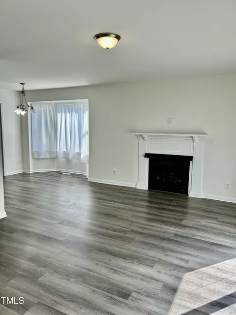 8107 Perry Crk, Raleigh, NC 27616