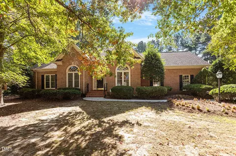 108 Chariot Ct, Cary, NC 27519