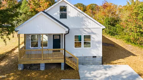 1004 Rauhut St, Burlington, NC 27217