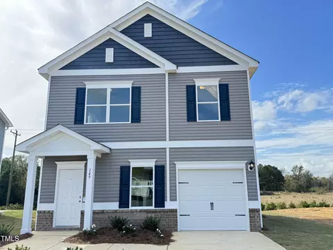 149 Courtside Dr, Dunn, NC 28334