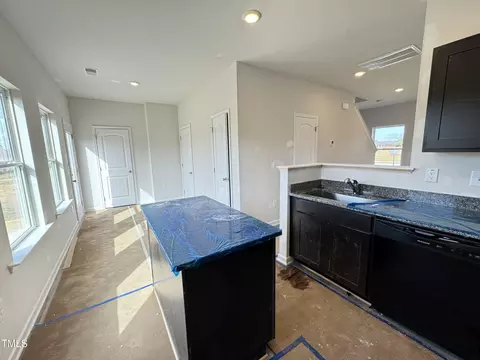 149 Courtside Dr, Dunn, NC 28334 photo 5