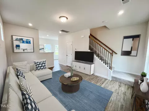 149 Courtside Dr, Dunn, NC 28334 photo 2