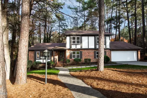 5008 Larchmont Dr, Raleigh, NC 27612