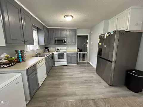 111 Wimbledon Ct, Clayton, NC 27520 photo 4