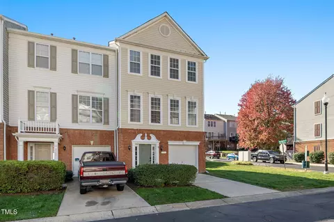 5509 Red Robin Rd, Raleigh, NC 27613
