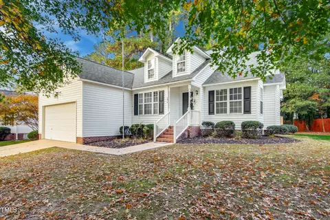 204 Dullis Cir, Garner, NC 27529